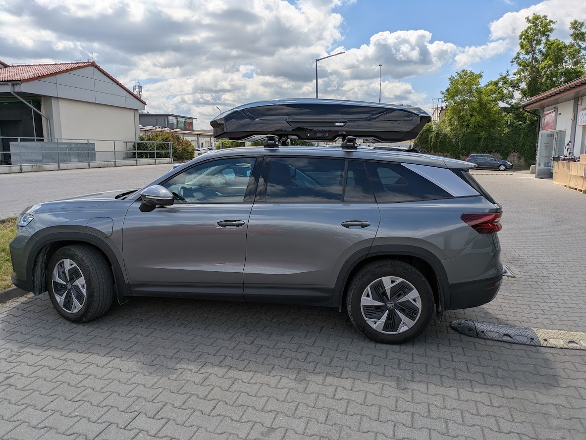 Thule Motion 3 XL Black Gloss ? test prześwitu i otwierania klapy Skody Kodiaq
